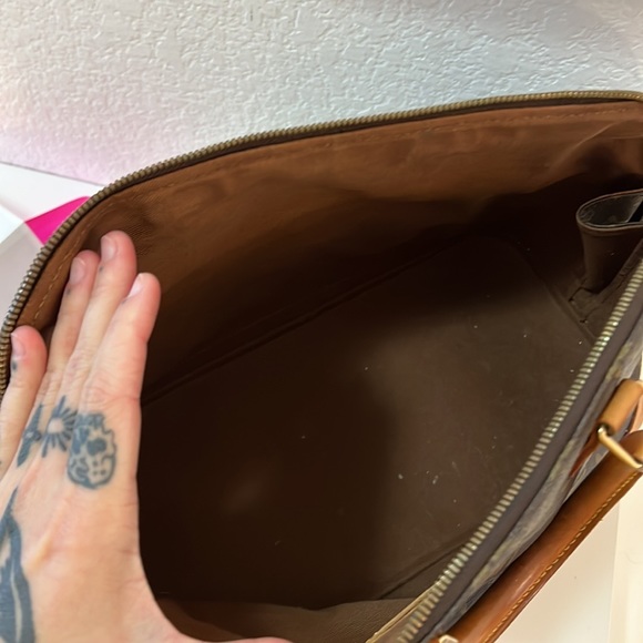 AUTH. Louis Vuitton Alma Monogram Bag!! - Picture 11 of 11